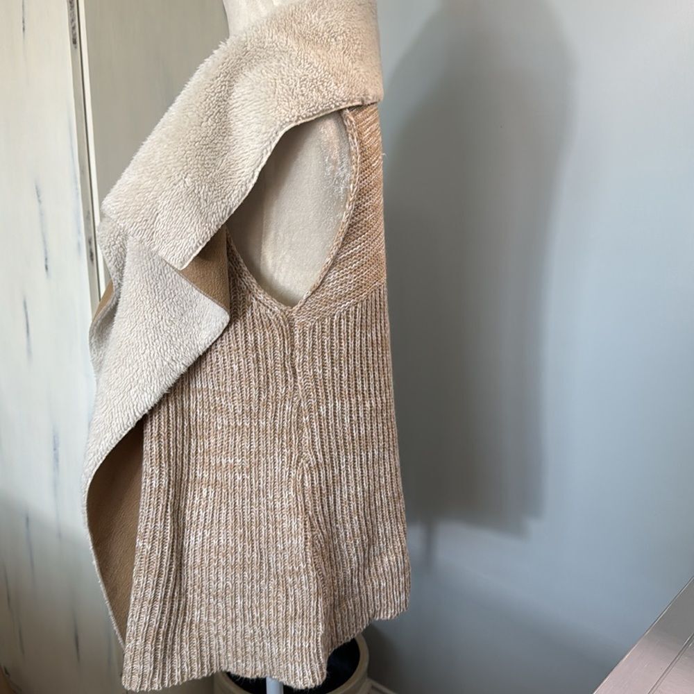 Alya Vest - Picture 4 of 7